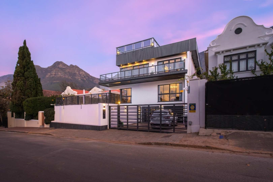 7 Bedroom Property for Sale in Oranjezicht Western Cape